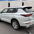 2024 Mitsubishi Outlander SE thumbnail image 4