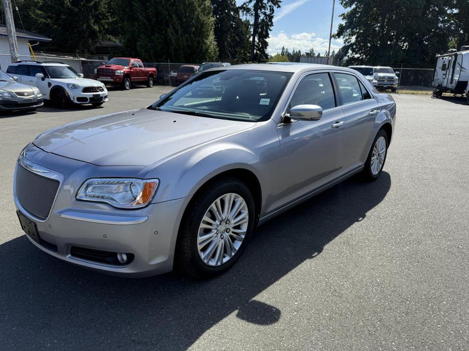 2013 Chrysler 300C AWD display photo