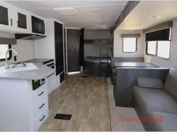 Used 2022 Keystone RV Hideout 26BHWE image 7