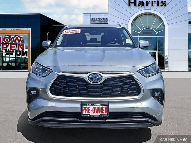 2022 Toyota Highlander Hybrid XLE AWD | Adaptive Cruise Control! image 2