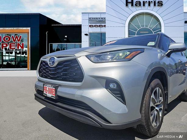 2022 Toyota Highlander Hybrid XLE AWD | Adaptive Cruise Control! image 8