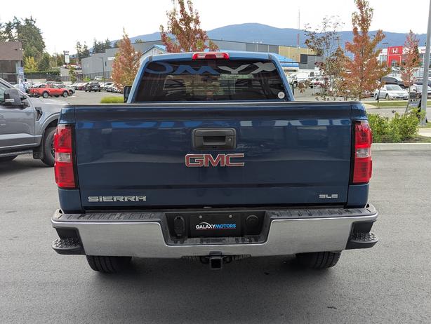 2018 GMC Sierra 1500 SLE - 5.3L V8, Crew Cab, Mid Box, 4x4 image 6
