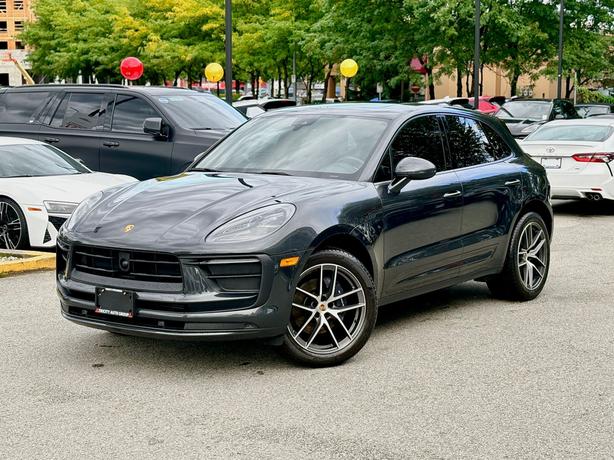 2022 Porsche Macan - AWD, Premium Plus Package, No Accidents image 2