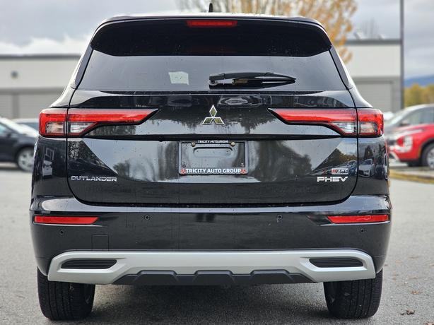2023 Mitsubishi Outlander PHEV image 6