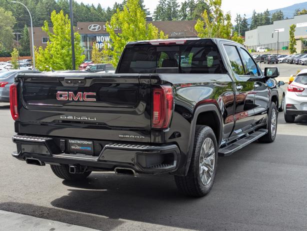 2022 GMC Sierra 1500 Denali - 5.3L V8, 4x4, CrewCab, Standard Bed image 6