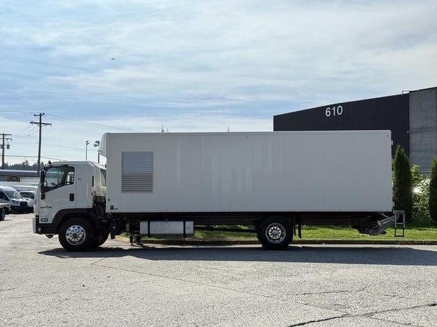 2024 Isuzu FVR 28-Foot Cummins Diesel Cube Van with Power Tailgate and Partition image 6