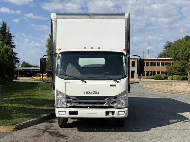 2019 Isuzu NQR 20-Foot Cube Van Box Truck Diesel image 3