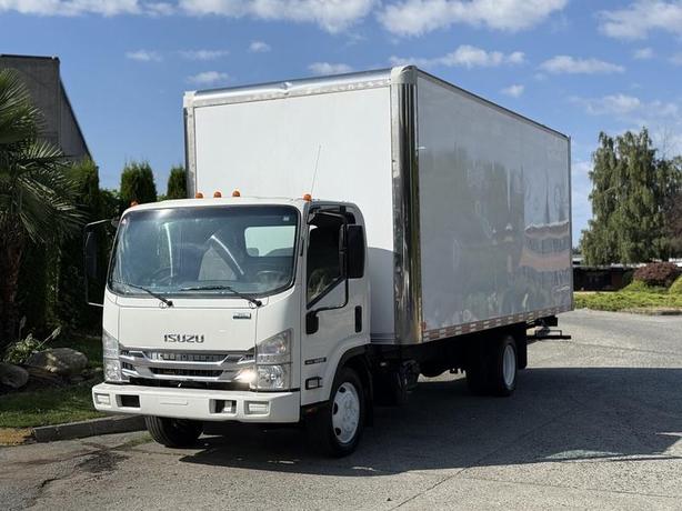 2019 Isuzu NQR 20-Foot Cube Van Box Truck Diesel image 4
