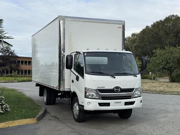 2020 Hino 195 20-Foot Diesel Cube Van Box Truck with Loading Ramp image 2