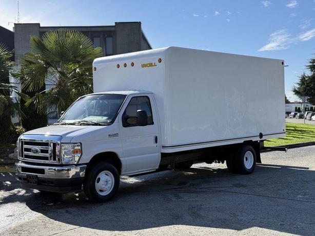 2021 Ford E-450 Super Duty 16-Foot Cube Van with Loading Ramp image 5