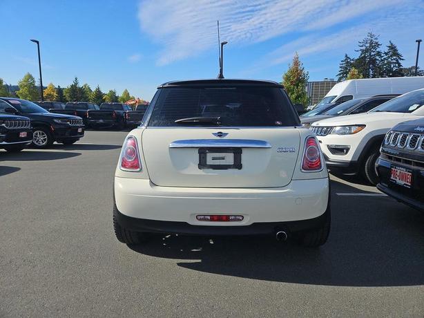 2013 MINI Cooper Hardtop | No Reported Accidents! image 5