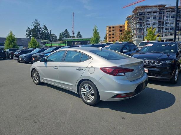 2020 Hyundai Elantra Preferred w/Sun & Safety Package | Heated Seats | Cruise Co image 4