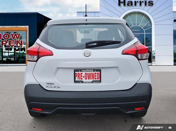 2018 Nissan Kicks S FWD Sport Utility | Keyless Start | Backup Camera! image 5