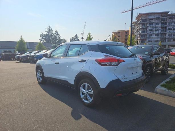 2020 Nissan Kicks S FWD Sport Utility | Back-Up Camera | One Owner! image 4