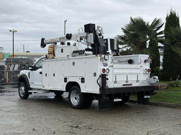 2018 Ford F-550 XLT 4x4 Diesel Service Truck with Tiger Crane image 7