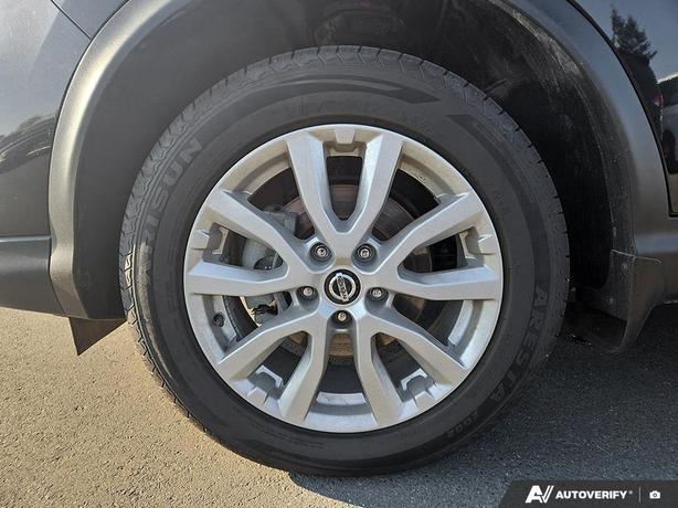 2023 Nissan Qashqai AWD SV CVT | Blind Spot Monitor | Cruise Control! image 6