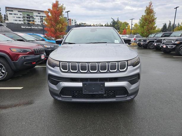 2022 Jeep Compass Sport | No Reported Accidents! image 2