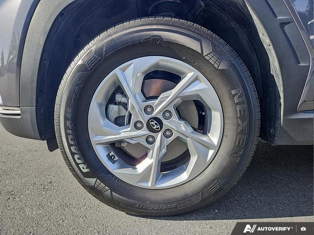 2022 Hyundai Tucson Preferred AWD | Remote Start | Heated Seats! image 6