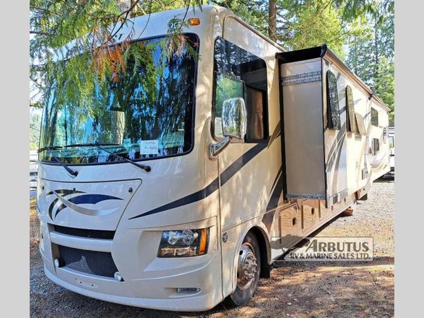 Used 2015 Thor Motor Coach Windsport 34J image 2