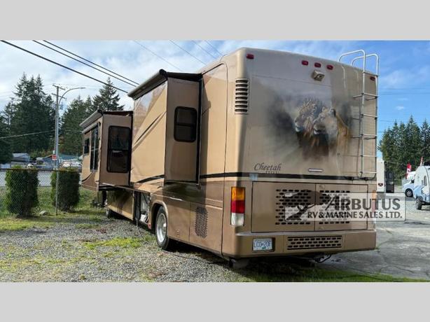 Used 2005 Safari Cheetah 38PDQ image 4