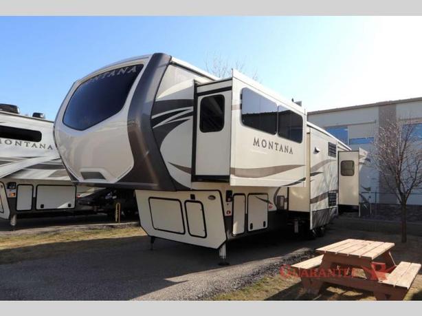 Used 2017 Keystone RV Montana 3710 FL image 3