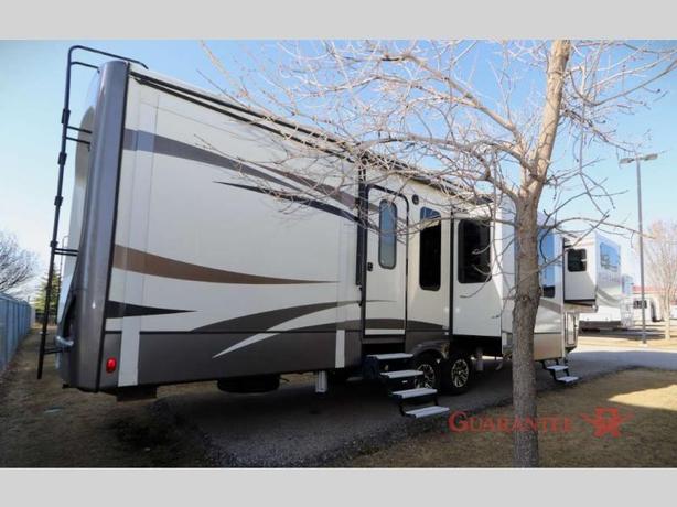 Used 2017 Keystone RV Montana 3710 FL image 5