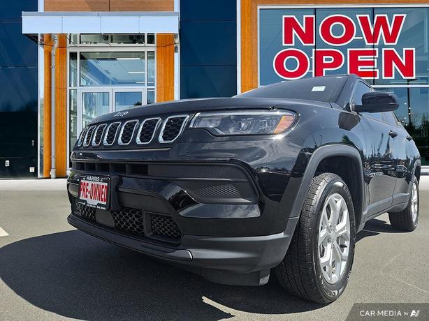 2024 Jeep Compass Sport 4x4 | Low Km's | One Owner | No Reported Accidents! image 8