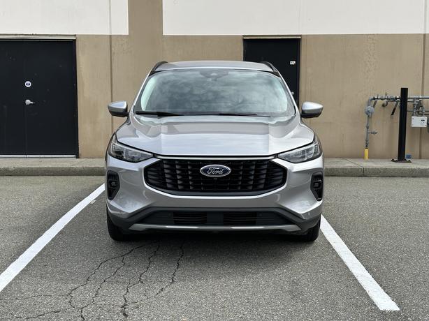 2024 Ford Escape image 2