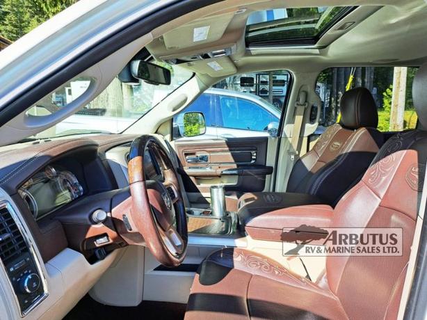 Used 2018 Dodge RAM 1500 image 3