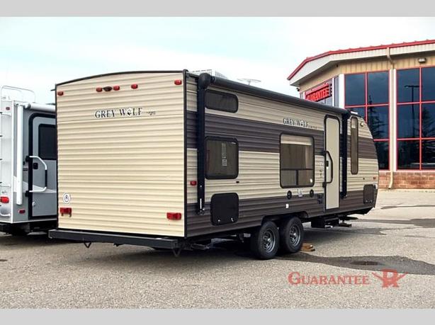 Used 2018 Forest River RV Cherokee Grey Wolf 22MKSE image 4