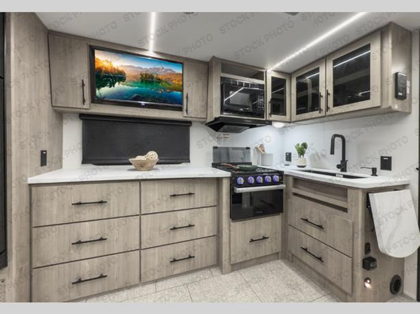 Used 2022 Grand Design Imagine XLS 22RBE image 4