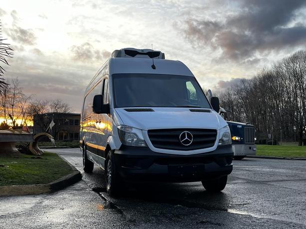 2018 Mercedes-Benz Sprinter 2500 High Roof 170-inch WheelBase Zanotti Reefer Van image 3