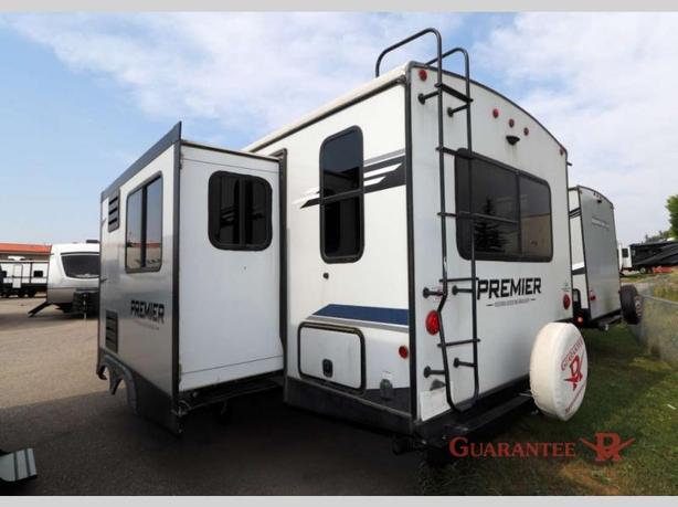 Used 2021 Keystone RV Premier Ultra Lite 26UDPR image 4