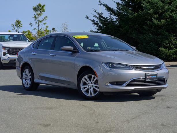 2016 Chrysler 200 Limited - Low KMs, Heated Seats image 4