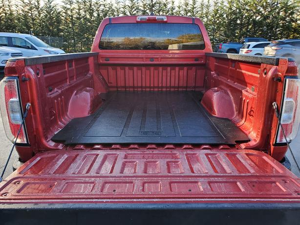 2015 GMC Canyon 2WD SLE - Back-up Camera image 8