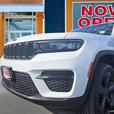 2024 Jeep Grand Cherokee Altitude 4x4  | Heated Seats! thumbnail image 8