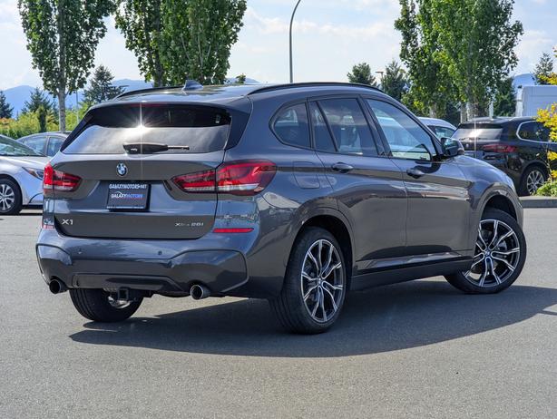 2021 BMW X1 xDrive28i - No Accidents, Sunroof, NAV, AWD image 6