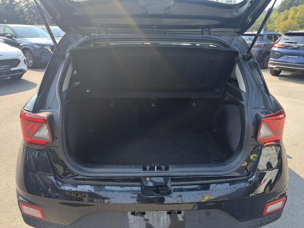 2022 Hyundai Venue - Heated Seats, Heated Wheel, Moonroof image 8