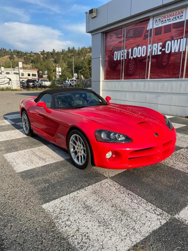 2006 Dodge Viper SRT10 | 8.3L V10 | Convertible | Extremely Low Mileage! image 2