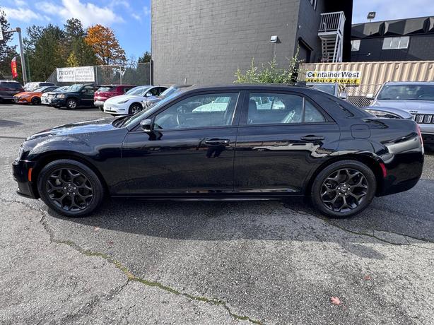 2022 Chrysler 300 S - Leather Seats with Memory, Parking Sensors image 2