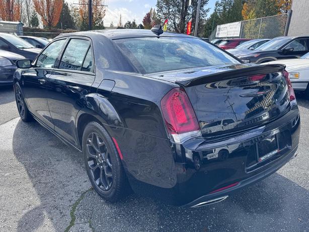 2022 Chrysler 300 S - Leather Seats with Memory, Parking Sensors image 3