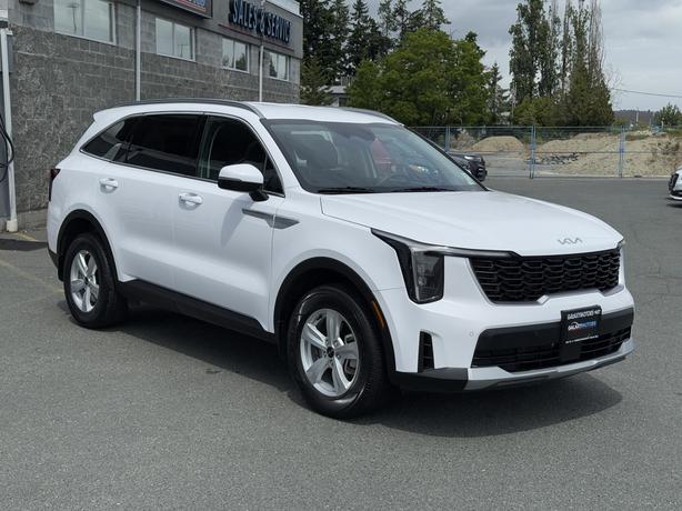 2024 Kia Sorento LX AWD - 3rd Row Seats & Power Driver Seat image 4