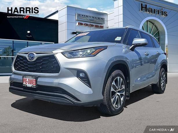 2022 Toyota Highlander Hybrid XLE AWD | Adaptive Cruise Control! image 1