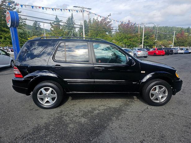 2001 Mercedes-Benz  ML430 image 2