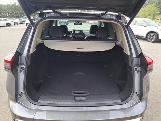 2024 Nissan Rogue Platinum AWD - Nav, Heated Seats, Moonroof image 8