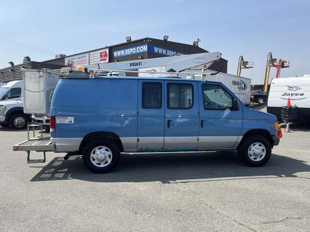 2005 Ford Econoline E-350 Super Duty Bucket Lift Cargo Van image 6