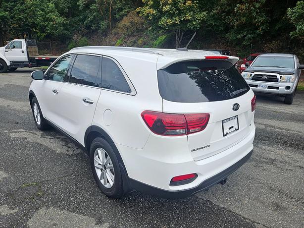 2019 KIA  Sorento LX image 6