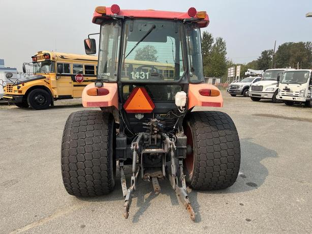2010 Kubota M6040 4 wheel Drive Farm Tractor Diesel image 4