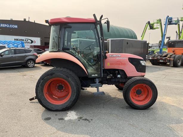 2010 Kubota M6040 4 wheel Drive Farm Tractor Diesel image 6