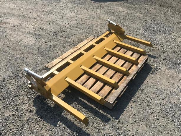 2022 Braber Equipment Debris Forks Clamps On To Bucket 72" DF72G image 3